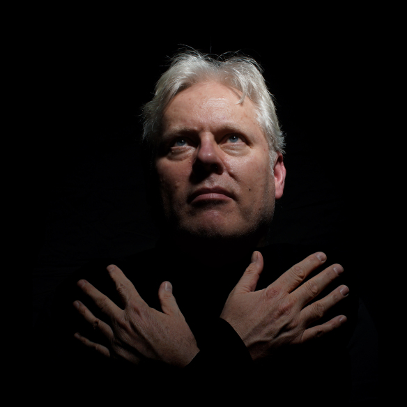 Russell Clarke Chain of Trivia headshot 1.jpg